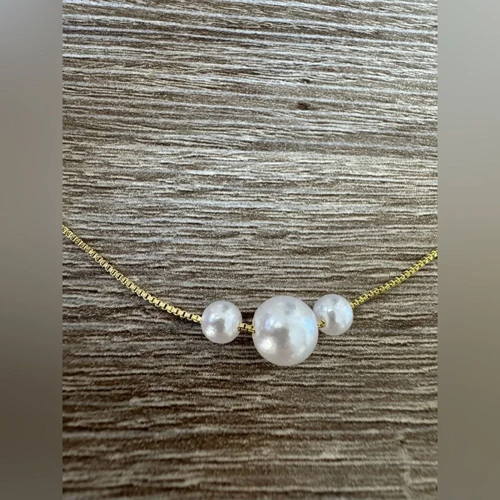 Gold Necklace with Pearls A1447